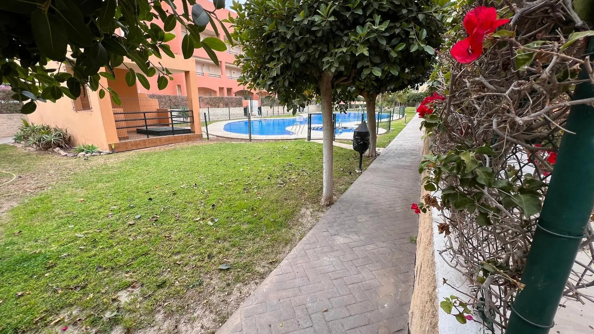 Precioso Bajo Con Jardin En Paraiso De Vera Apartment Spain