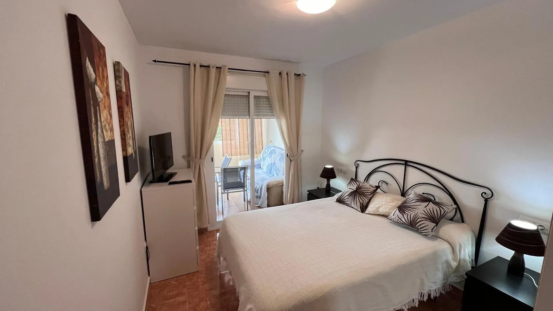 Precioso Bajo Con Jardin En Paraiso De Vera Apartment
